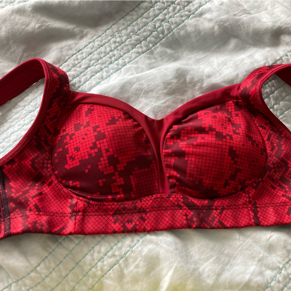 Lululemon red sports bra size 34C, excellent used condition